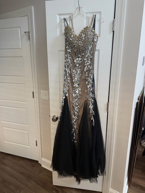 JVN by Jovani Dresses & Skirts - JVN by Jovani Black and Nude Sequin Appliqué Mermaid Gown